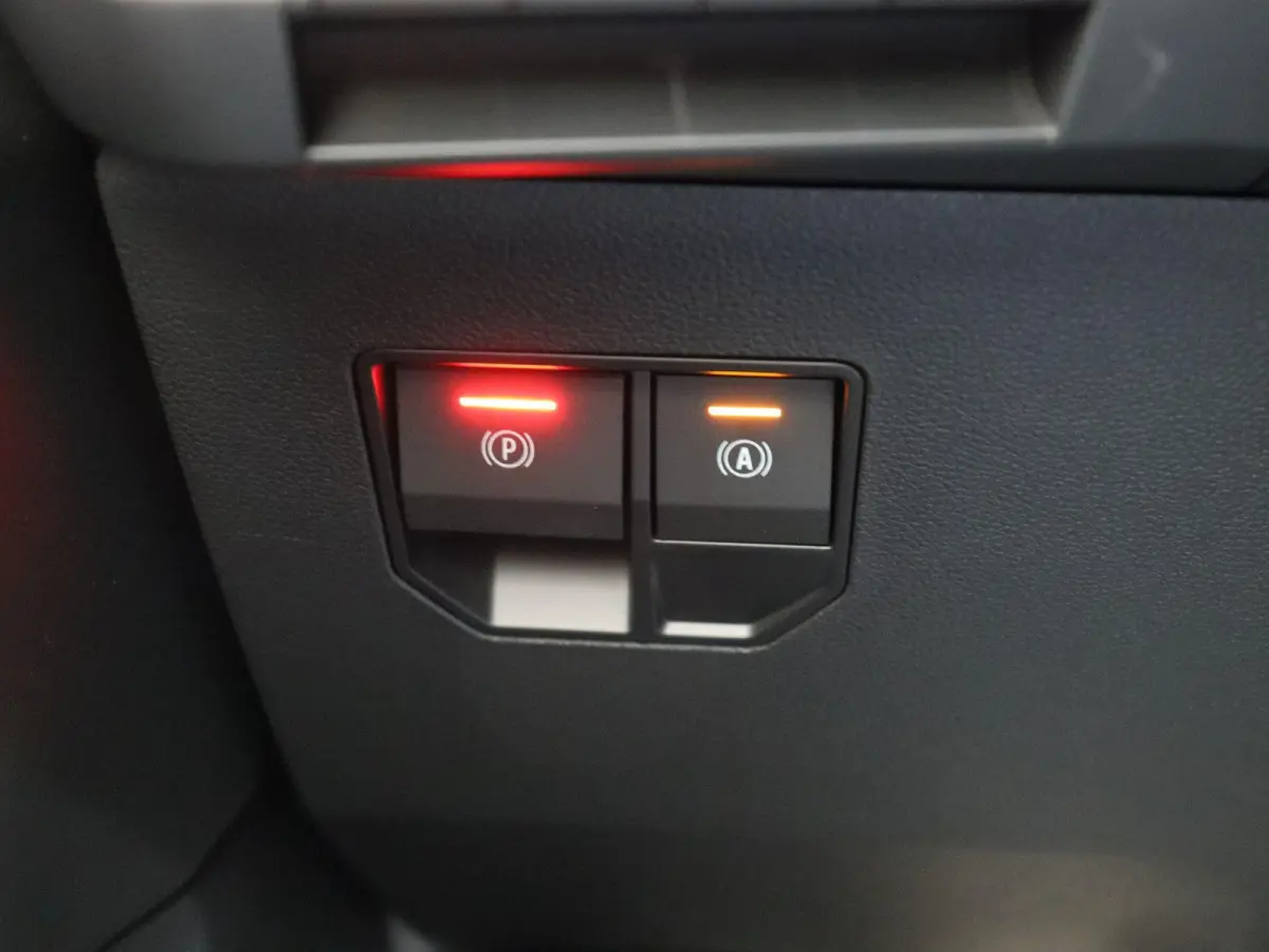 Instyle 87 kWh | 8 jaar GARANTIE ! | Elektrische voorstoelen met Geheugen | Stoel en stuurwiel verwarming | Elektrische Achterklep | Harman&Kardon Audio |
