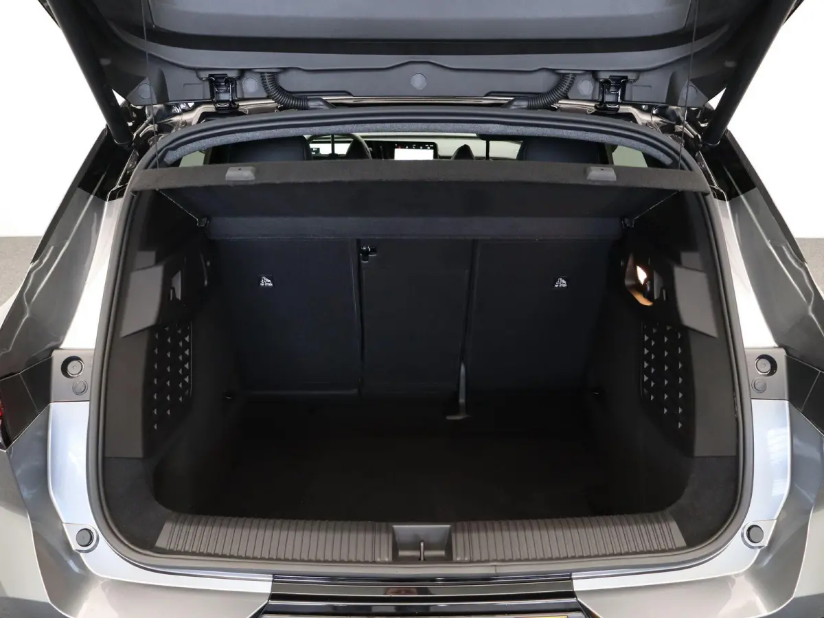Instyle 87 kWh | 8 jaar GARANTIE ! | Elektrische voorstoelen met Geheugen | Stoel en stuurwiel verwarming | Elektrische Achterklep | Harman&Kardon Audio |