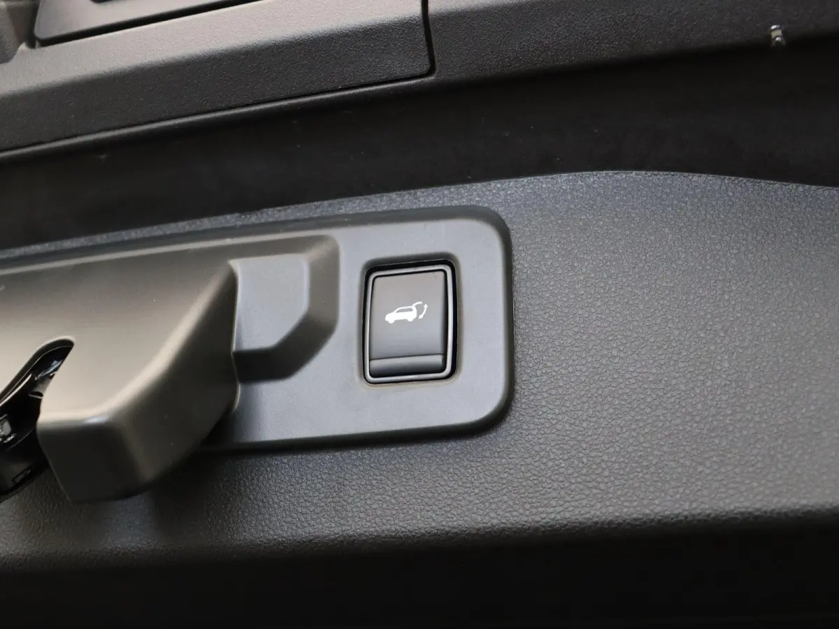 Instyle 87 kWh | 8 jaar GARANTIE ! | Elektrische voorstoelen met Geheugen | Stoel en stuurwiel verwarming | Elektrische Achterklep | Harman&Kardon Audio |