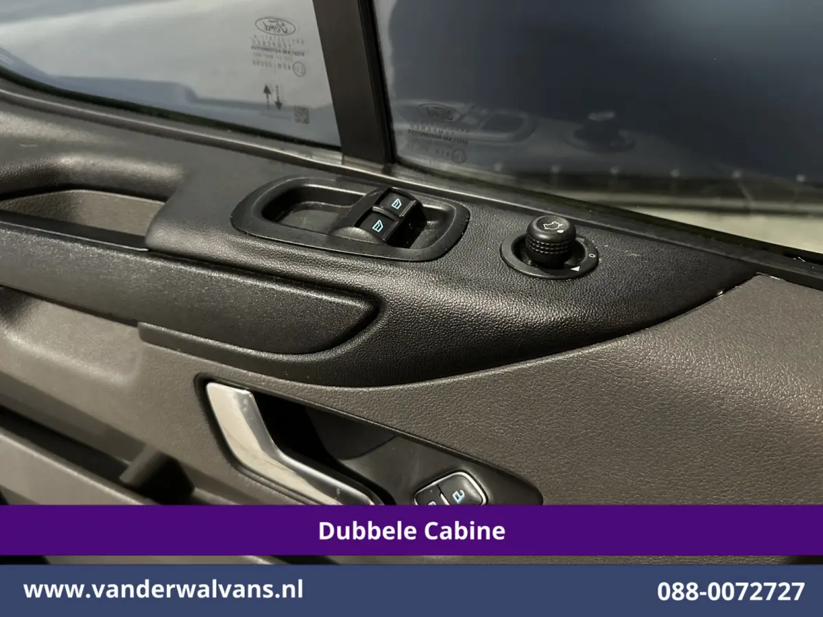2.0 TDCI 131pk L2H1 Dubbele Cabine Inrichting Euro6 Airco | 5-Zits | Camera | Cruisecontrol | LED Parkeersensoren, Stoelverwarming, Achterklep, Dakdragers, 2800kg trekvermogen