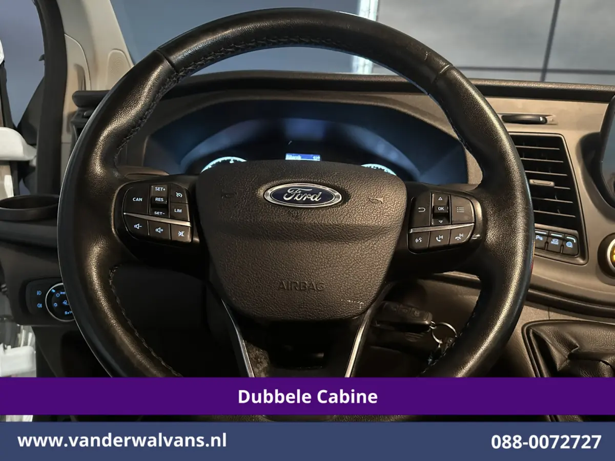 2.0 TDCI 131pk L2H1 Dubbele Cabine Inrichting Euro6 Airco | 5-Zits | Camera | Cruisecontrol | LED Parkeersensoren, Stoelverwarming, Achterklep, Dakdragers, 2800kg trekvermogen