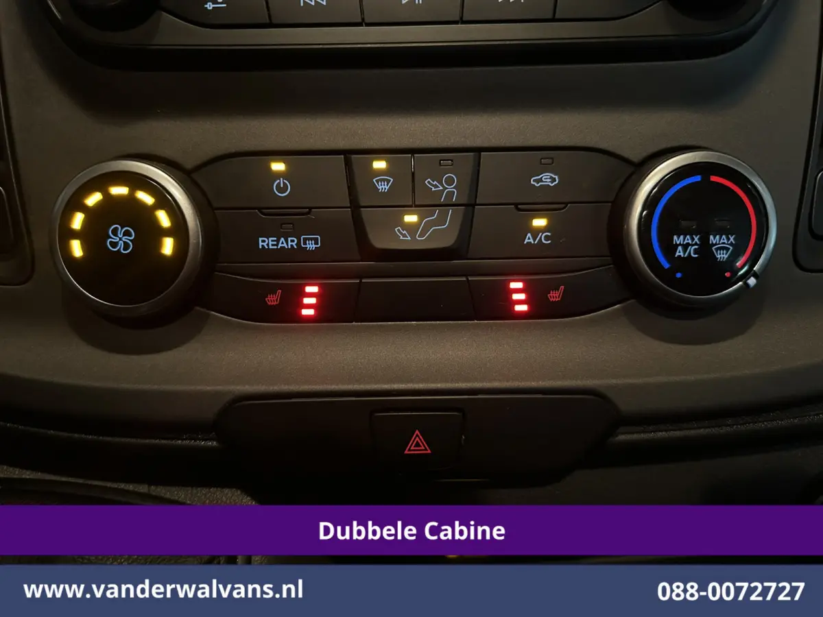 2.0 TDCI 131pk L2H1 Dubbele Cabine Inrichting Euro6 Airco | 5-Zits | Camera | Cruisecontrol | LED Parkeersensoren, Stoelverwarming, Achterklep, Dakdragers, 2800kg trekvermogen