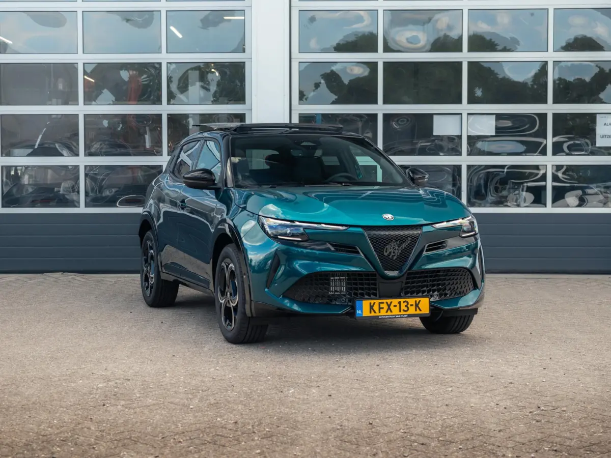 1.2 Turbo Hybrid Ibrida Ti | Techno Pack | 18" | Schuif/Kanteldak | Verwarmbare voorruit | Bicolore