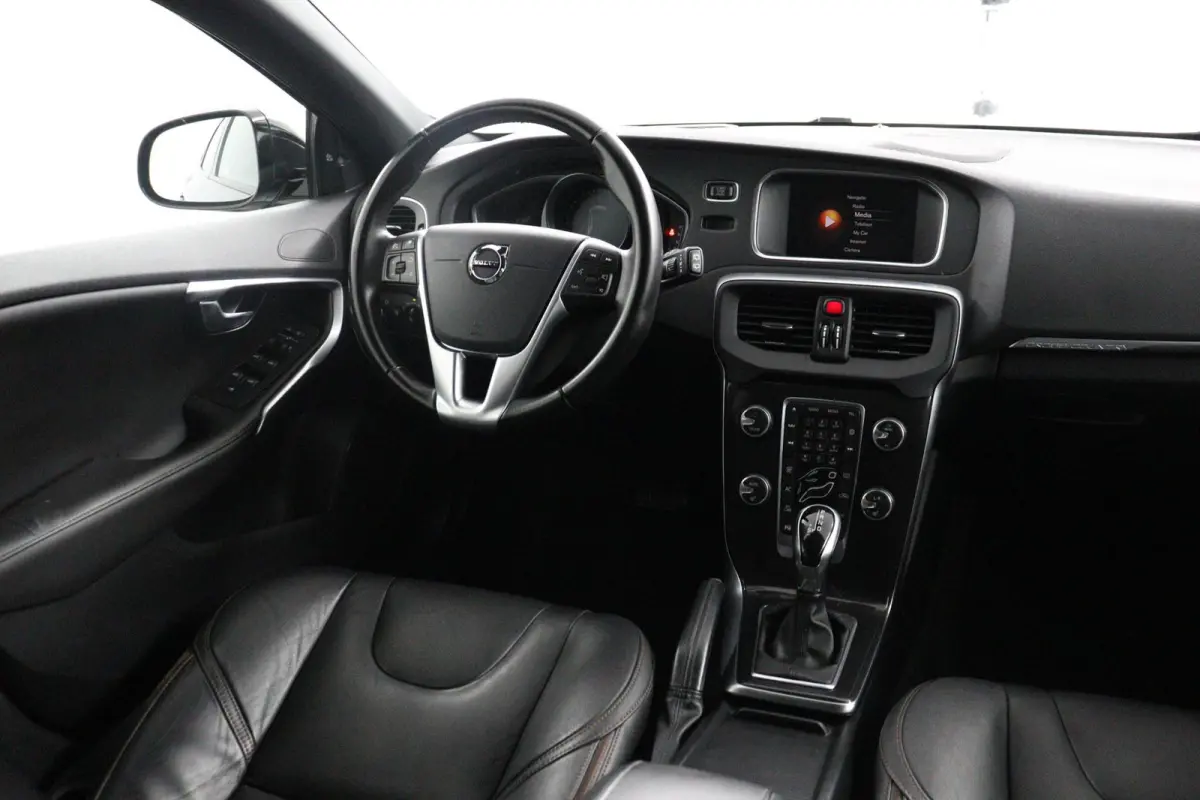 1.5 T3 Polar+ Luxury | AUTOMAAT | Trekhaak | Adapt. Cruise | Standkachel |
