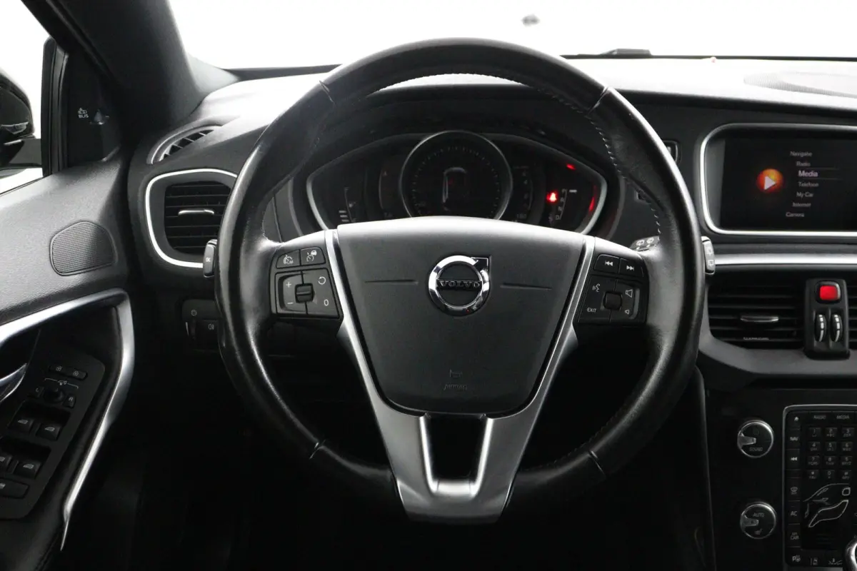 1.5 T3 Polar+ Luxury | AUTOMAAT | Trekhaak | Adapt. Cruise | Standkachel |