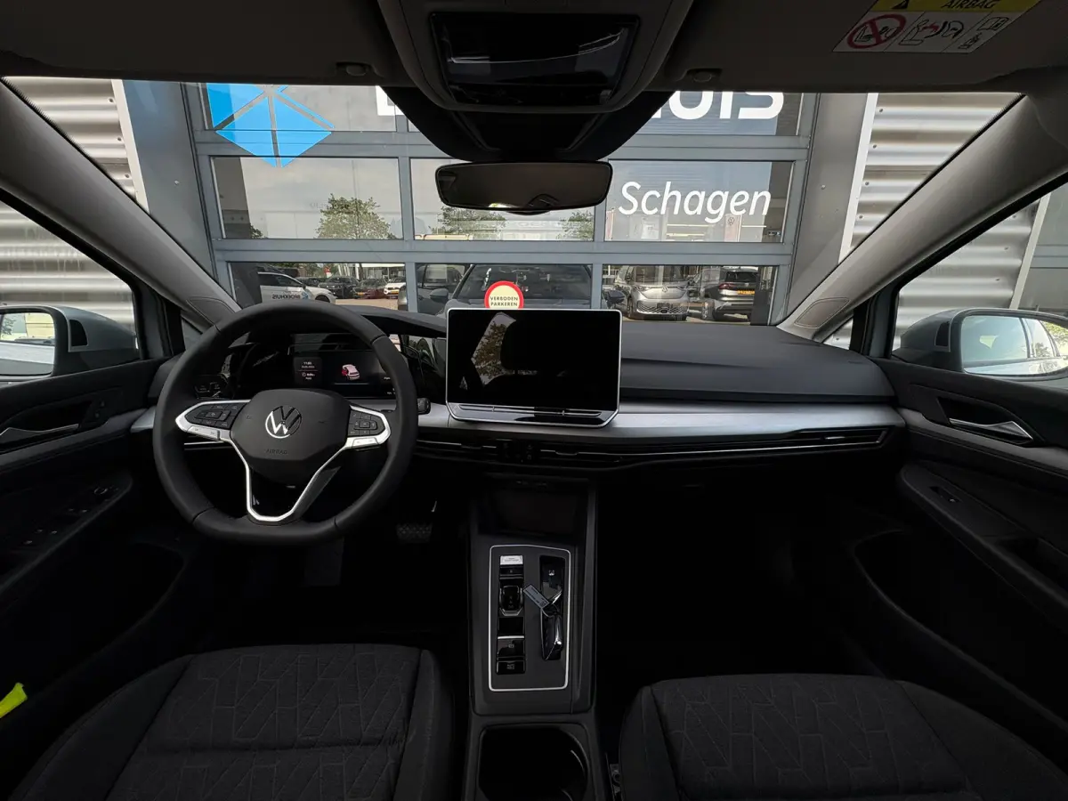 Life Edition eHybrid | 'App-Connect' draadloze smartphone integratie | Achterbank in ongelijke delen neerklapbaar incl. middenarmsteun en doorlaadmogelijkheid | Afstandscontrolesysteem (Fron