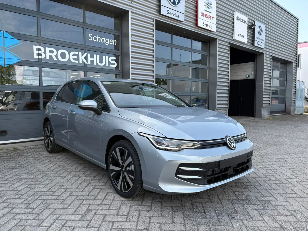 Life Edition eHybrid | 'App-Connect' draadloze smartphone integratie | Achterbank in ongelijke delen neerklapbaar incl. middenarmsteun en doorlaadmogelijkheid | Afstandscontrolesysteem (Fron
