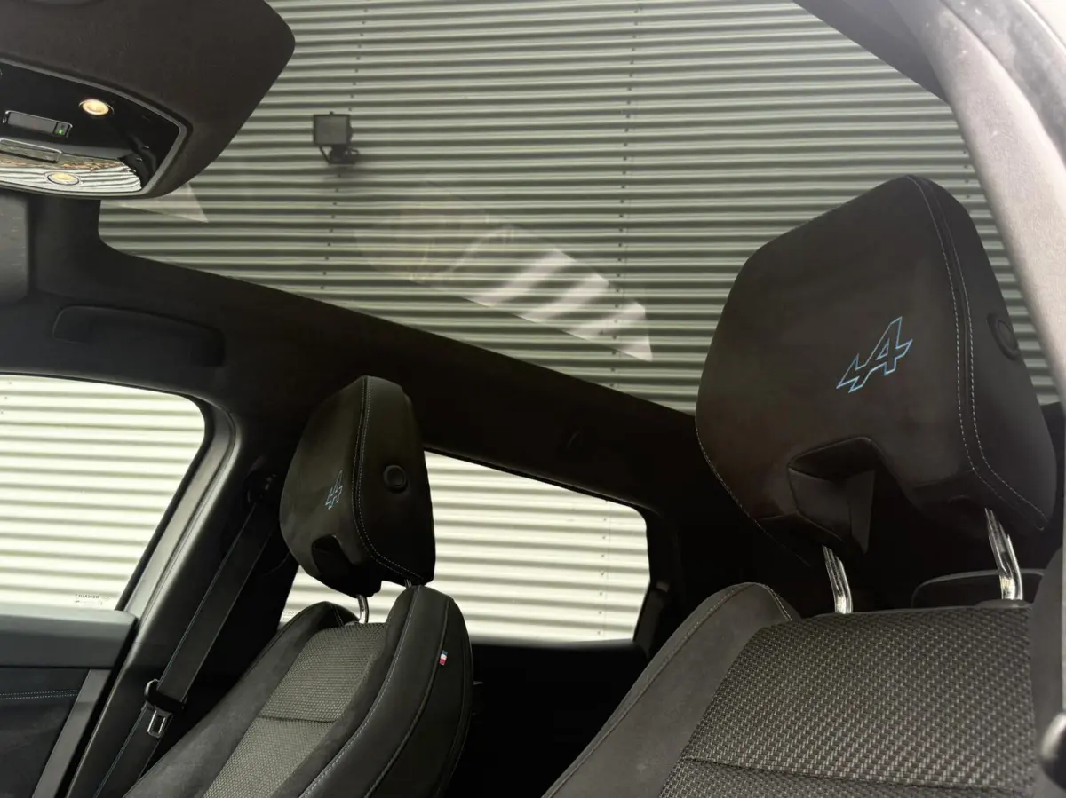E-Tech full hybrid Led Carplay 7 Pers Pano 23 Hoge Instap Dealer Onderhouden Eerste Eigenaar Full Options Massage Sfeerverlichting Camera Perfecte Staat