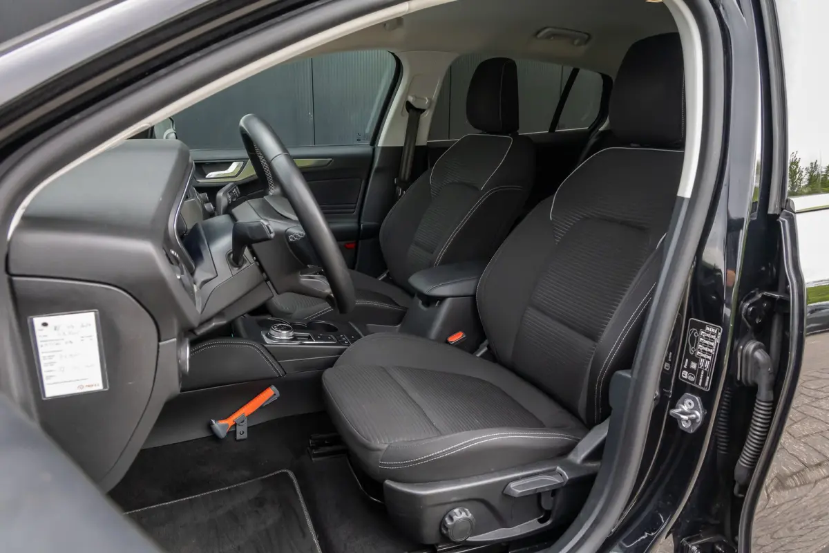 1.0 EcoBoost Titanium Automaat | Adaptieve cruise | Winter-pack | Afn. Trekhaak | Camera | Elec. achterklep | Dodehoek detectie | LED verlichting | Keyless entry | Privacy-glass