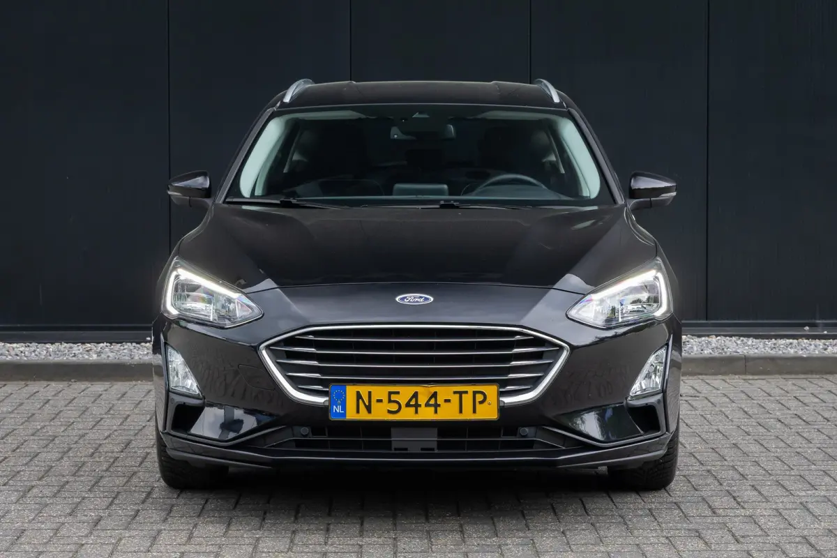 1.0 EcoBoost Titanium Automaat | Adaptieve cruise | Winter-pack | Afn. Trekhaak | Camera | Elec. achterklep | Dodehoek detectie | LED verlichting | Keyless entry | Privacy-glass