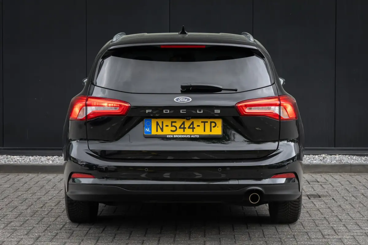1.0 EcoBoost Titanium Automaat | Adaptieve cruise | Winter-pack | Afn. Trekhaak | Camera | Elec. achterklep | Dodehoek detectie | LED verlichting | Keyless entry | Privacy-glass