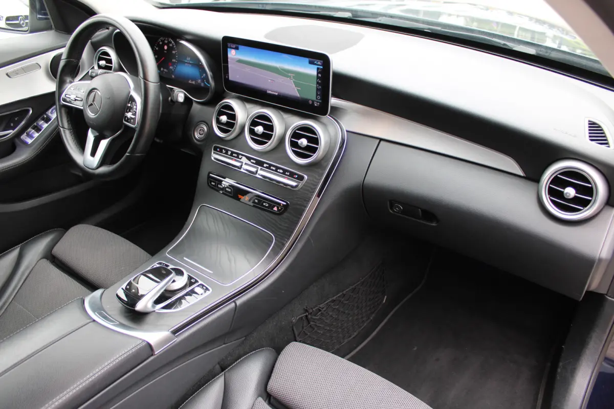 180d Business Sol. Avantgarde <<FACELIFT>> DIGI-DASH SFEER CARPLAY CAMERA TREKHAAK MULTIBEAM