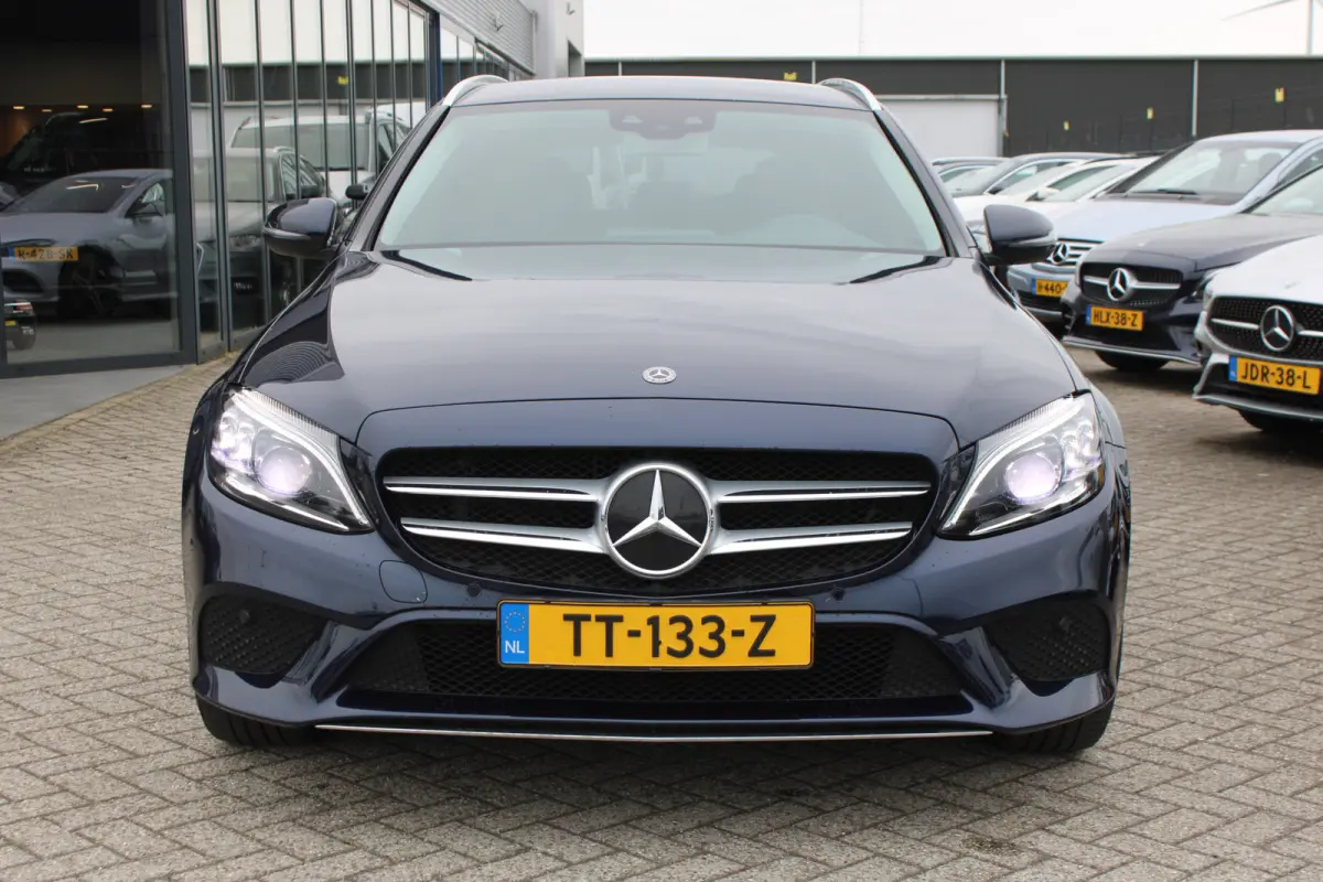 180d Business Sol. Avantgarde <<FACELIFT>> DIGI-DASH SFEER CARPLAY CAMERA TREKHAAK MULTIBEAM