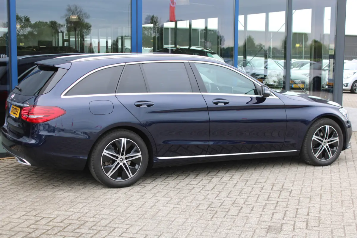 180d Business Sol. Avantgarde <<FACELIFT>> DIGI-DASH SFEER CARPLAY CAMERA TREKHAAK MULTIBEAM