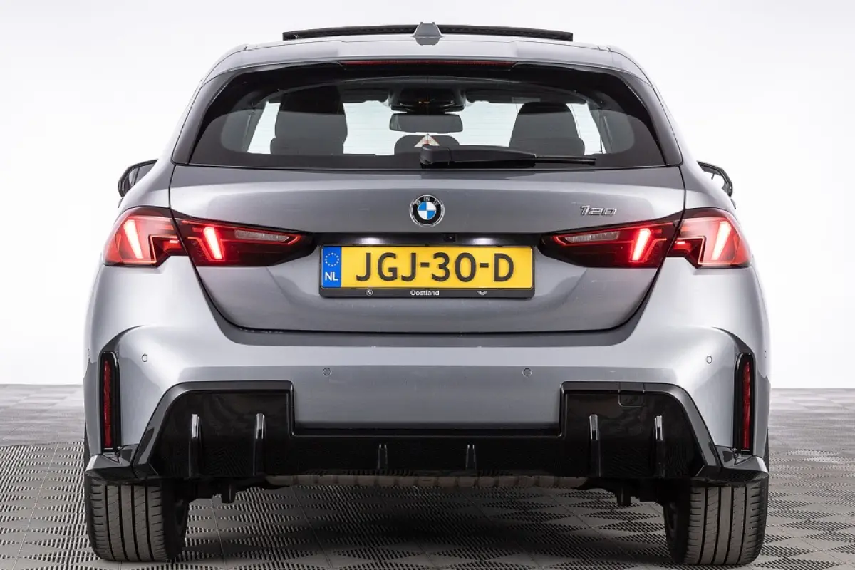 120 M Sport Design Edition | PANORAMADAK ✅ 1e Eigenaar