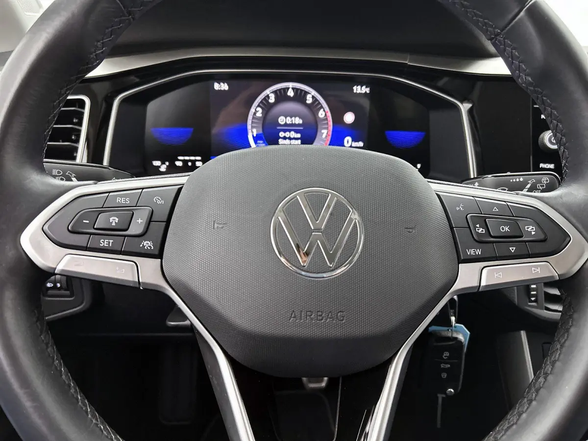 1.0 TSI Life Business | 95 PK | Stoelverwarming | Digital Cockpit | Climatronic (Automatische Airco) | Parkeersensoren |