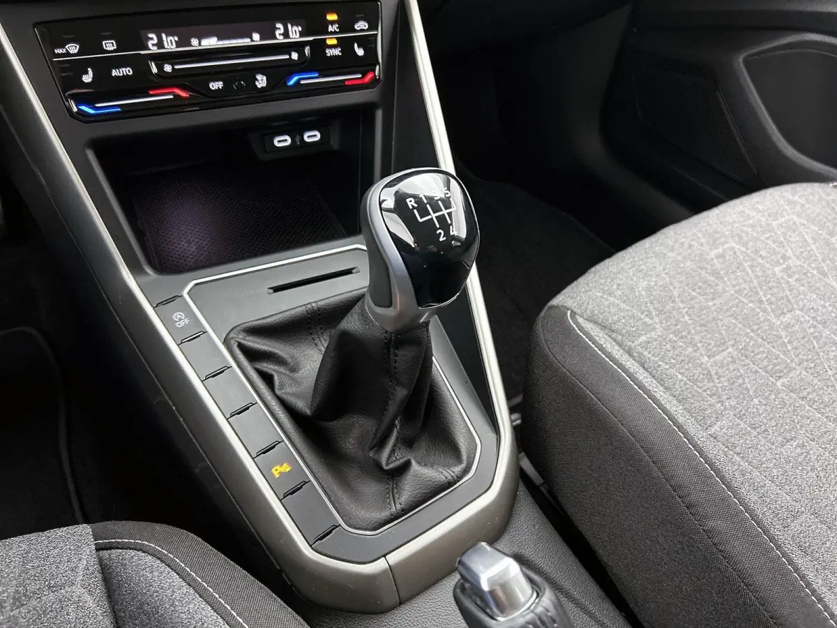1.0 TSI Life Business | 95 PK | Stoelverwarming | Digital Cockpit | Climatronic (Automatische Airco) | Parkeersensoren |