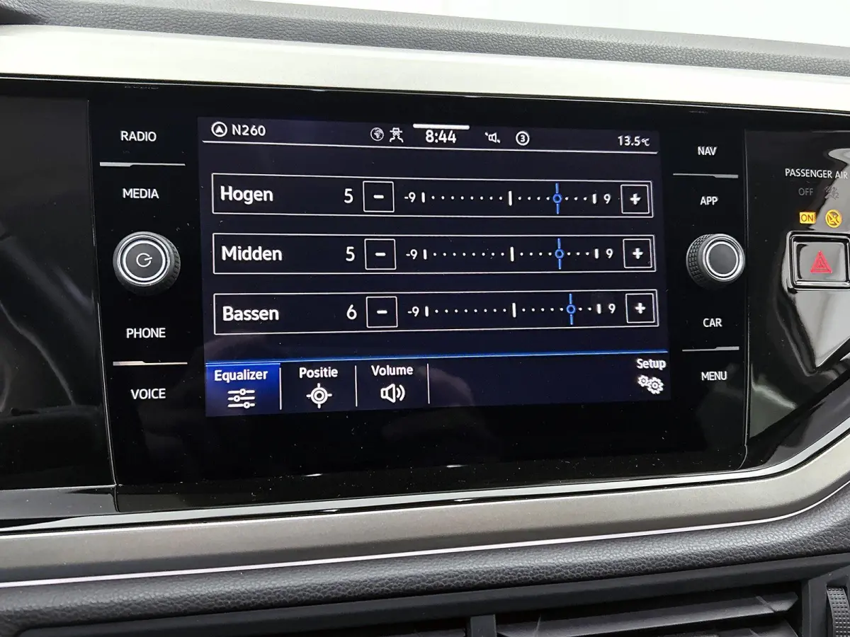 1.0 TSI Life Business | 95 PK | Stoelverwarming | Digital Cockpit | Climatronic (Automatische Airco) | Parkeersensoren |