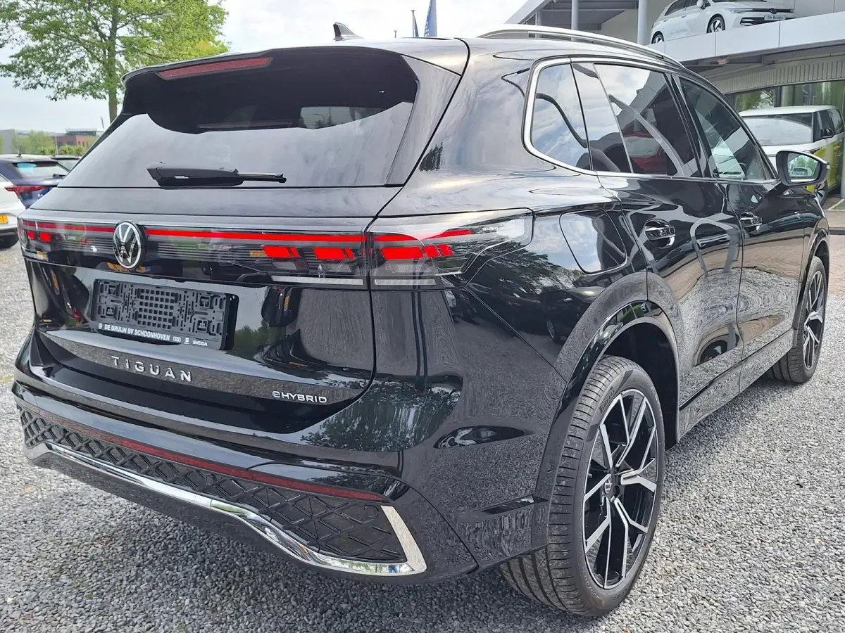 Hybrid 272pk DSG R-Line (Pano,Trekhaak,Camera)
