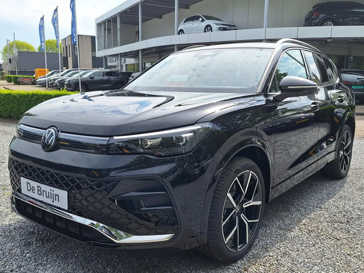 Hybrid 272pk DSG R-Line (Pano,Trekhaak,Camera)