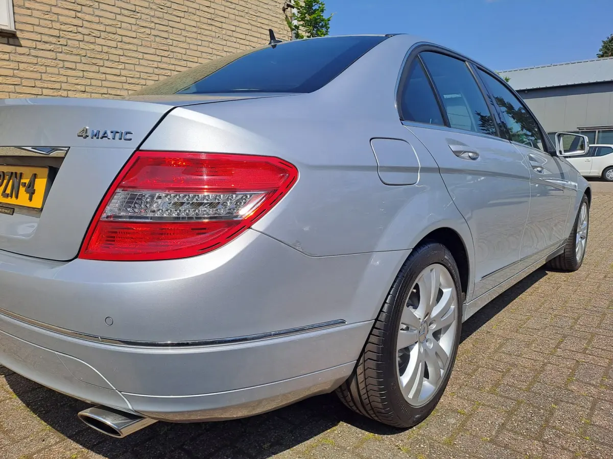 300 Elegance 4-Matic