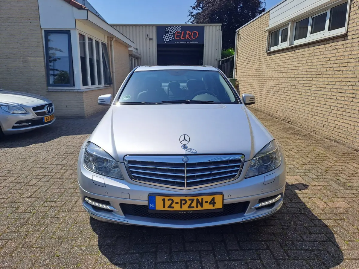 300 Elegance 4-Matic