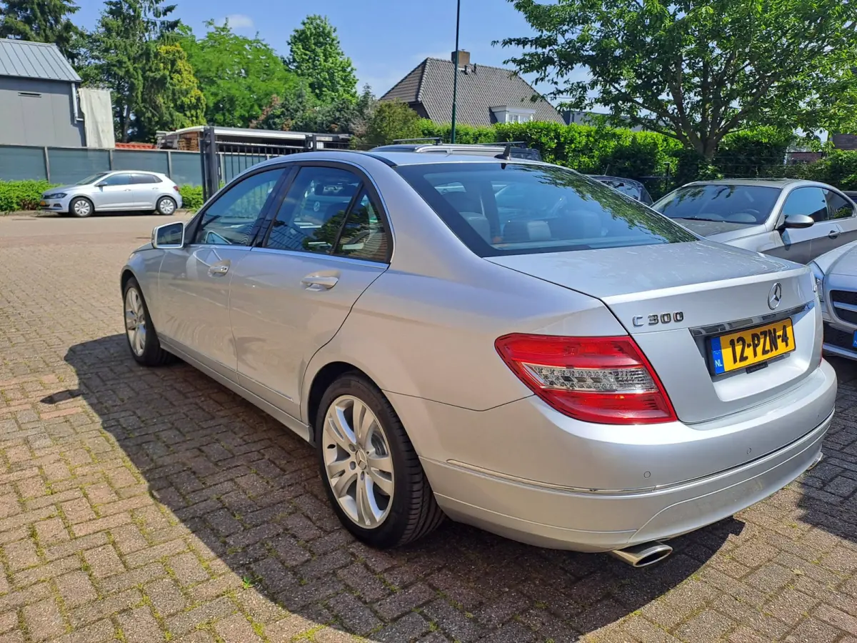 300 Elegance 4-Matic