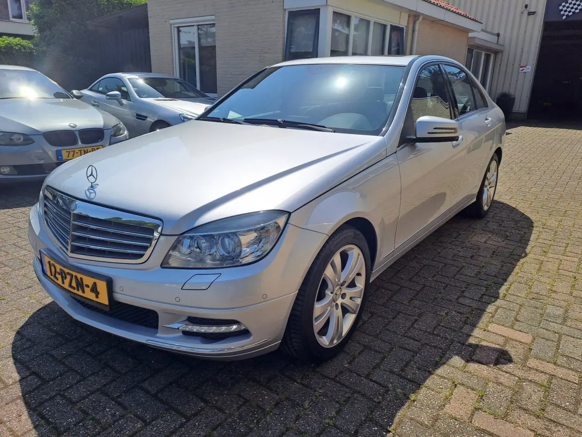 300 Elegance 4-Matic