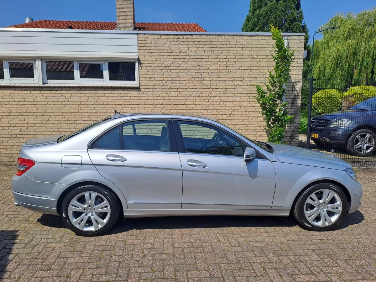 300 Elegance 4-Matic