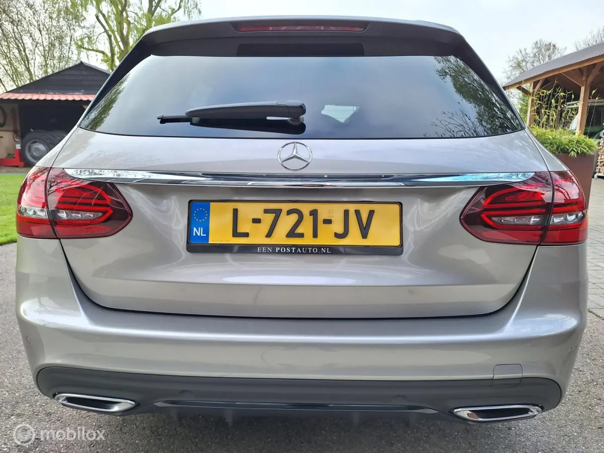 180 Business Solution AMG 1e Eigenaar, BTW-Auto ! Full-Option ! Mojavezilver ! Trekhaak-automatisch-wegklapbaar.