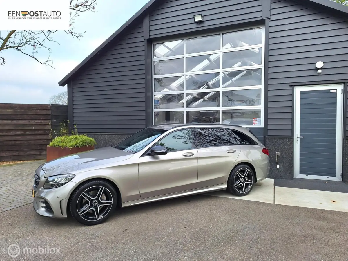 180 Business Solution AMG 1e Eigenaar, BTW-Auto ! Full-Option ! Mojavezilver ! Trekhaak-automatisch-wegklapbaar.