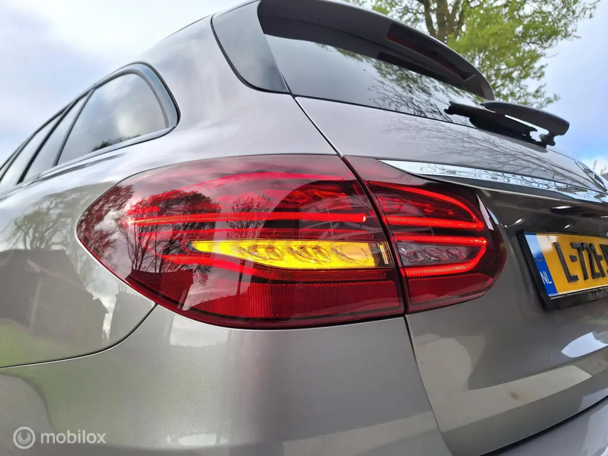 180 Business Solution AMG 1e Eigenaar, BTW-Auto ! Full-Option ! Mojavezilver ! Trekhaak-automatisch-wegklapbaar.