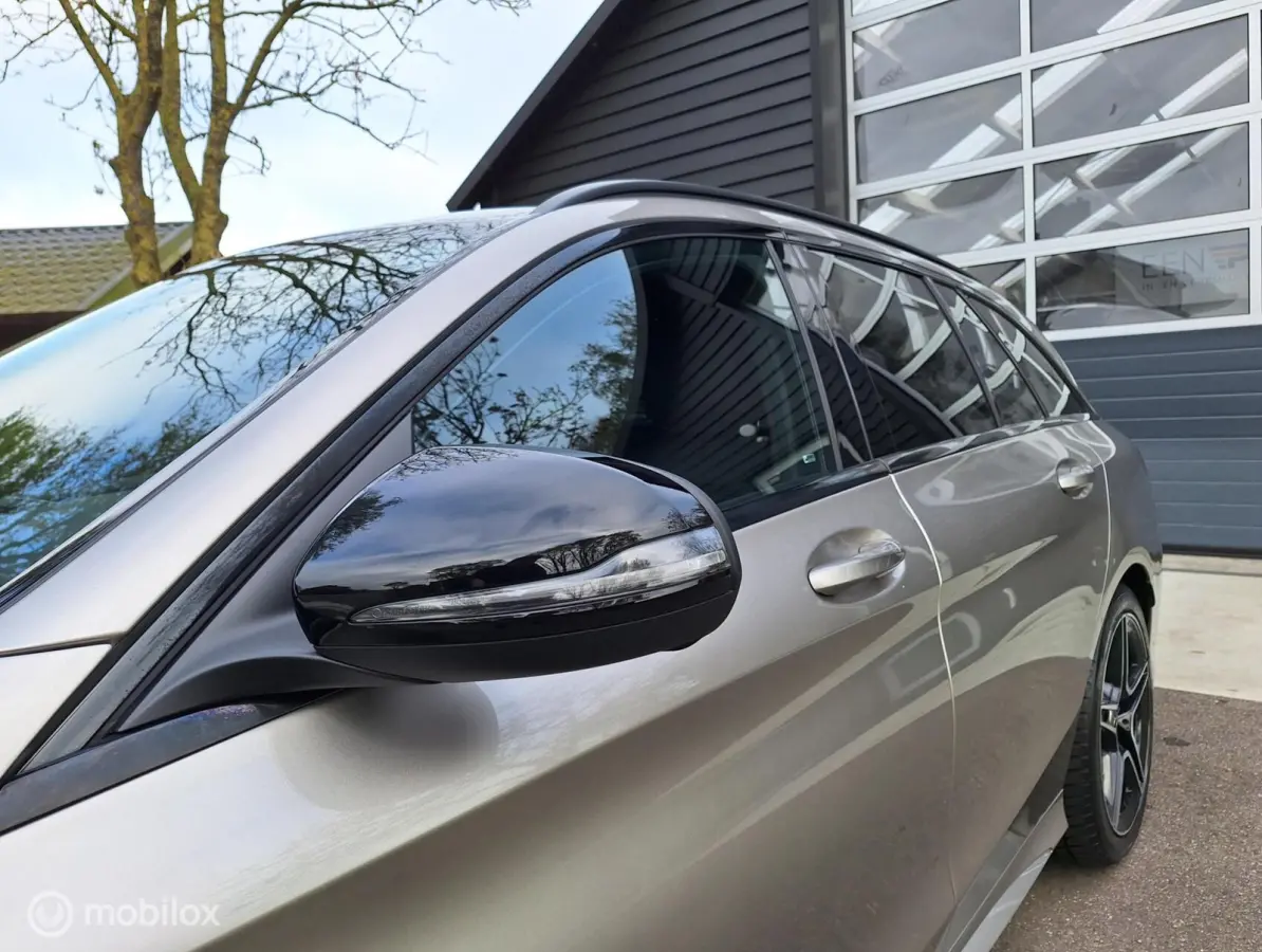 180 Business Solution AMG 1e Eigenaar, BTW-Auto ! Full-Option ! Mojavezilver ! Trekhaak-automatisch-wegklapbaar.