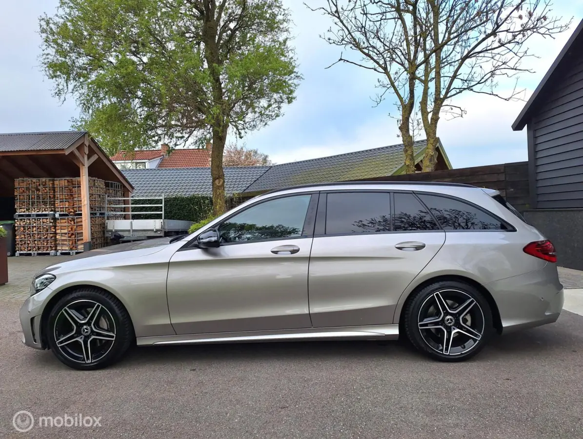 180 Business Solution AMG 1e Eigenaar, BTW-Auto ! Full-Option ! Mojavezilver ! Trekhaak-automatisch-wegklapbaar.