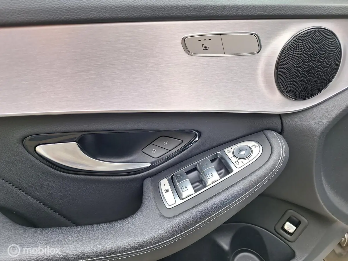 180 Business Solution AMG 1e Eigenaar, BTW-Auto ! Full-Option ! Mojavezilver ! Trekhaak-automatisch-wegklapbaar.