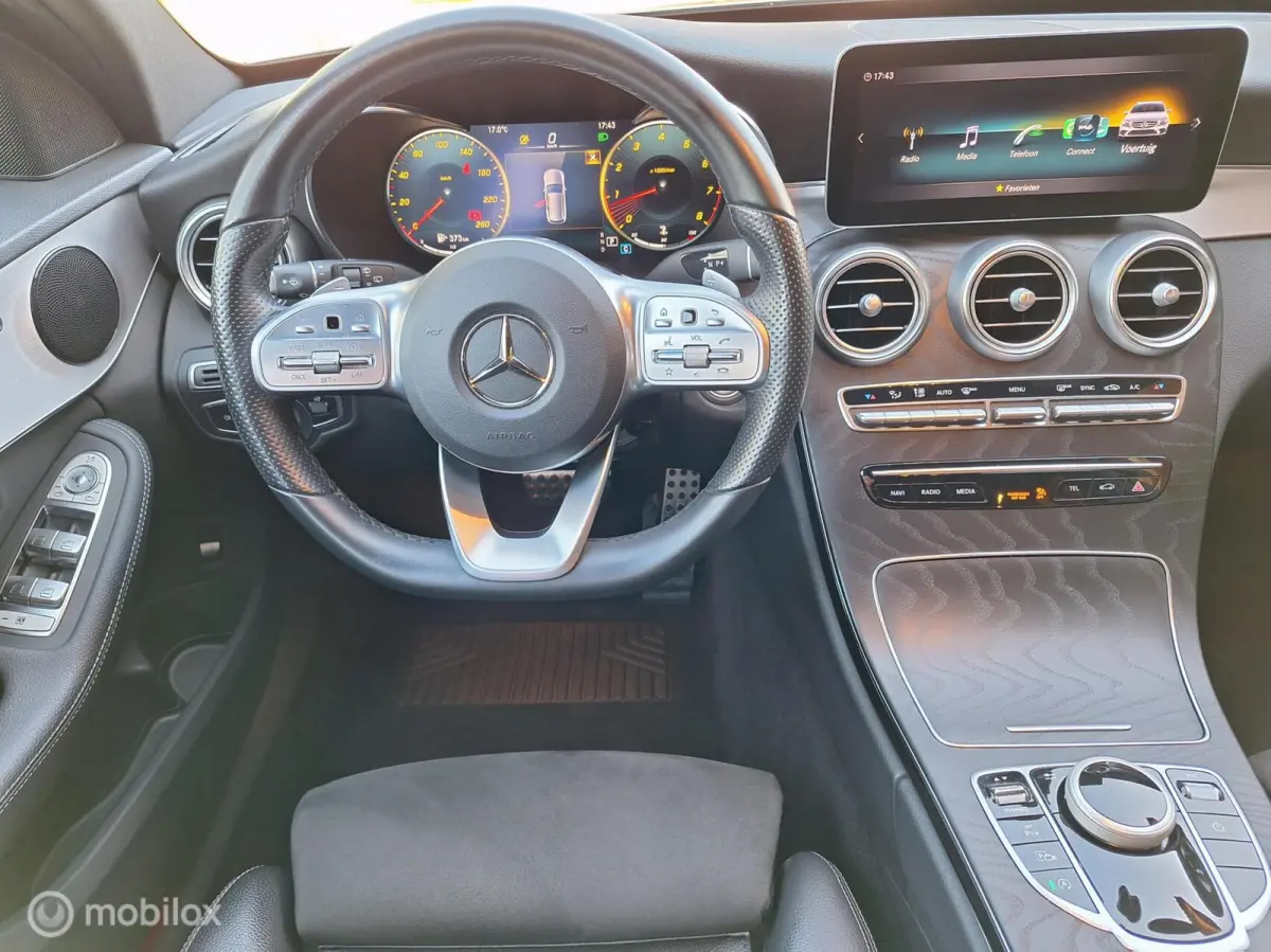 180 Business Solution AMG 1e Eigenaar, BTW-Auto ! Full-Option ! Mojavezilver ! Trekhaak-automatisch-wegklapbaar.