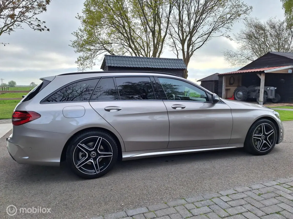 180 Business Solution AMG 1e Eigenaar, BTW-Auto ! Full-Option ! Mojavezilver ! Trekhaak-automatisch-wegklapbaar.