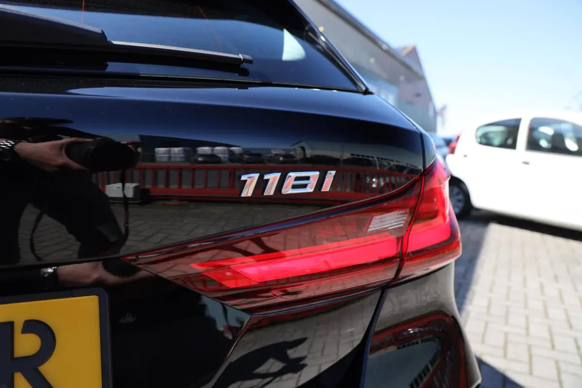 118i Business Edition|Automaat|Navi|Cruise|Apple carplay/Android auto|