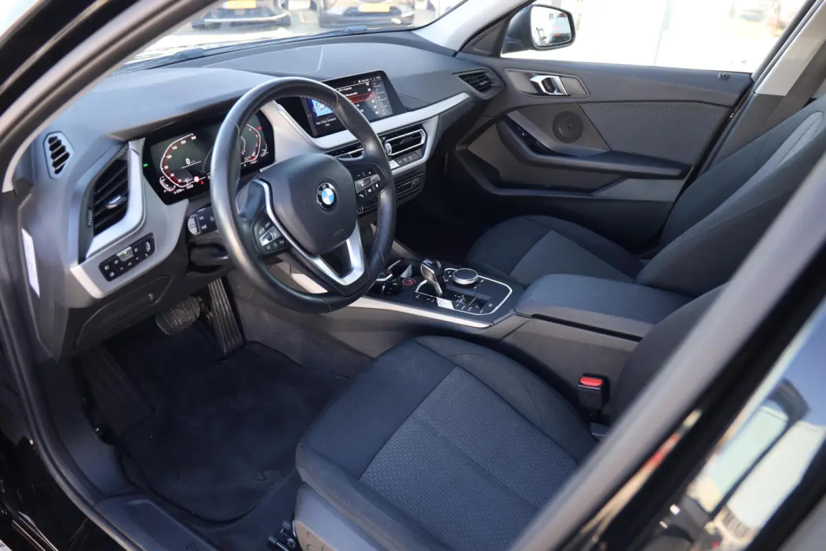 118i Business Edition|Automaat|Navi|Cruise|Apple carplay/Android auto|