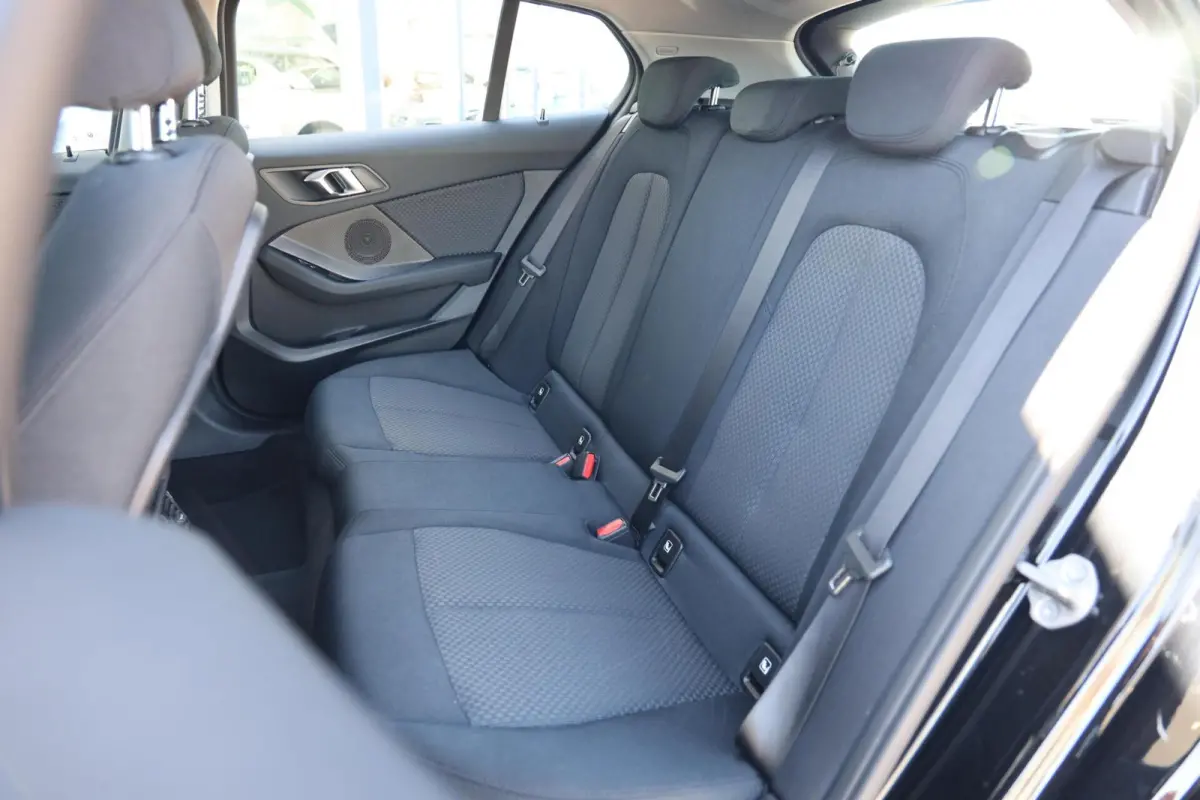 118i Business Edition|Automaat|Navi|Cruise|Apple carplay/Android auto|