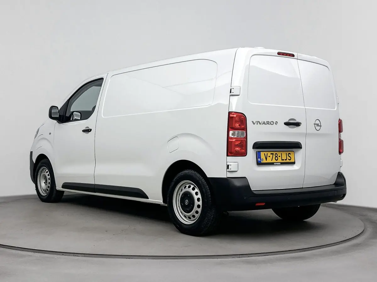 Electric L2 136pk 75 kWh Automaat | ACCU 97% | Camera | 3- Persoons | Draadlos Carplay | Navigatie