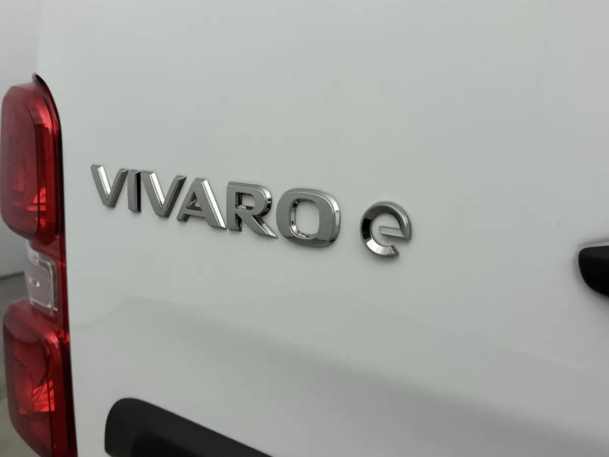 Electric L2 136pk 75 kWh Automaat | ACCU 97% | Camera | 3- Persoons | Draadlos Carplay | Navigatie