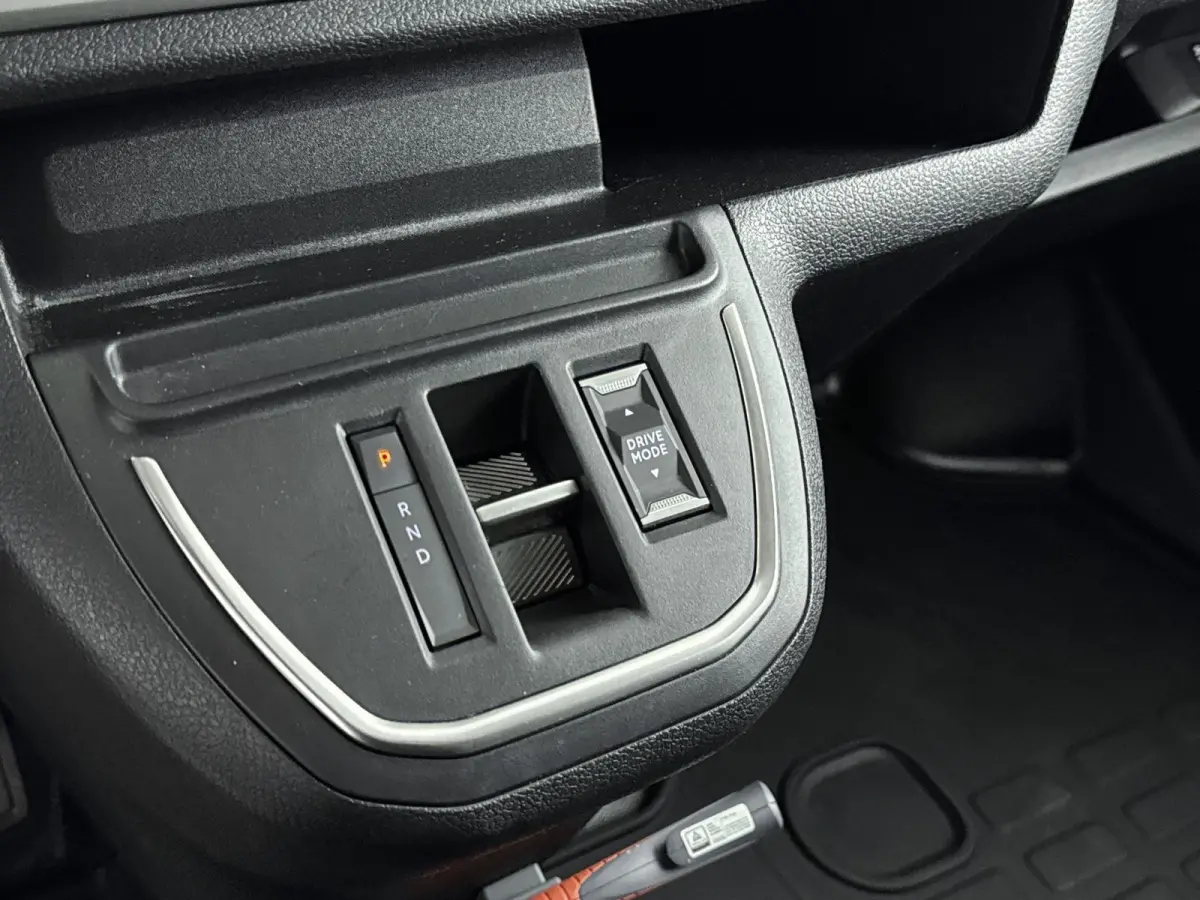 Electric L2 136pk 75 kWh Automaat | ACCU 97% | Camera | 3- Persoons | Draadlos Carplay | Navigatie