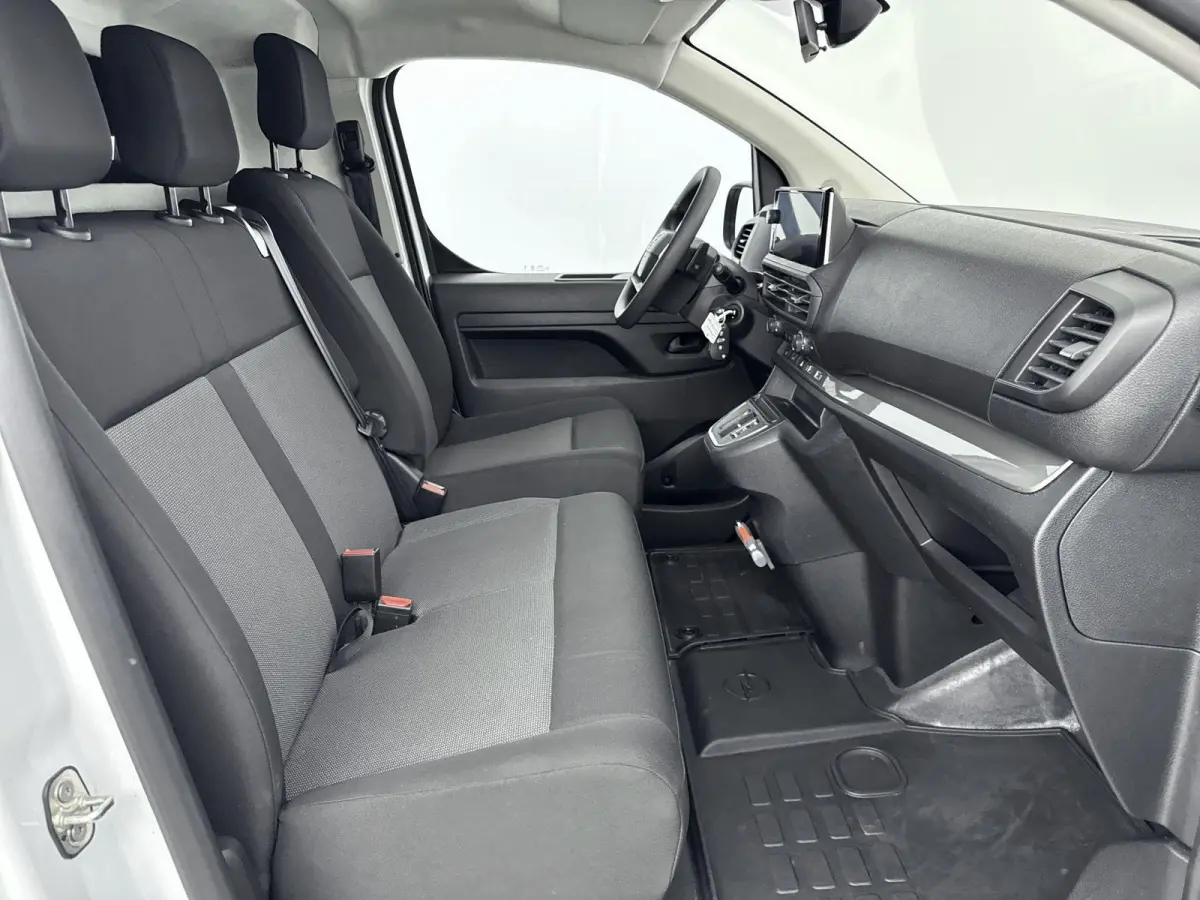 Electric L2 136pk 75 kWh Automaat | ACCU 97% | Camera | 3- Persoons | Draadlos Carplay | Navigatie
