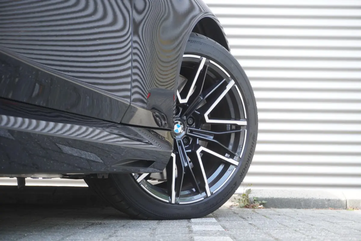 Sedan Bowers & Wilkins Surround Sound System | Glazen panoramadak | Driving Assistant Professional | M Driver's Pack | Comfort Access | Stuurwielrand verwarmd