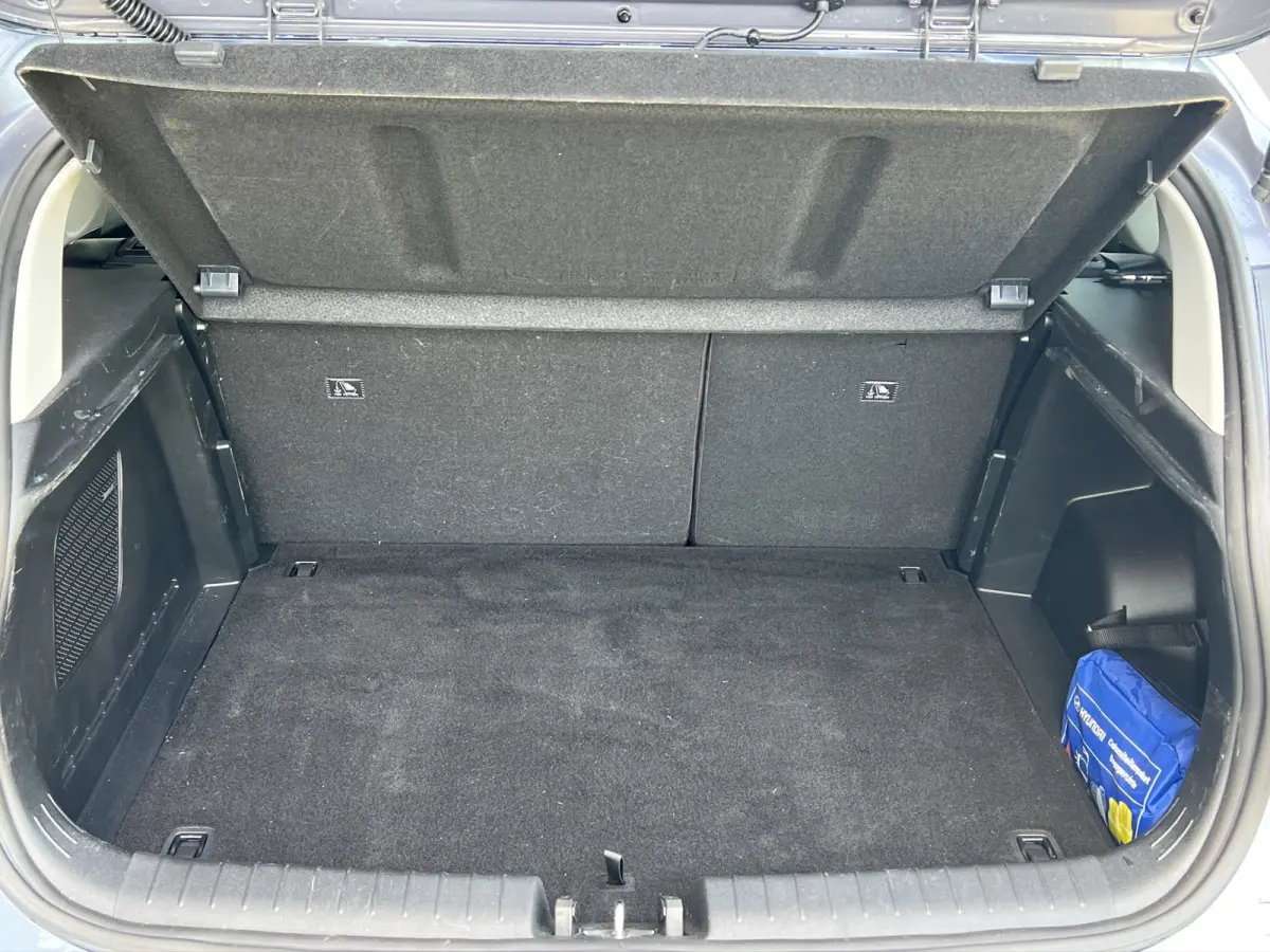 Premium 1.0 T-GDi Automaat | Camera | Climate controle | Carplay | Stoelverwarming | Digitaal cockpit | Stuurverwarming | Privacy Glass | Dodehoekdetectie