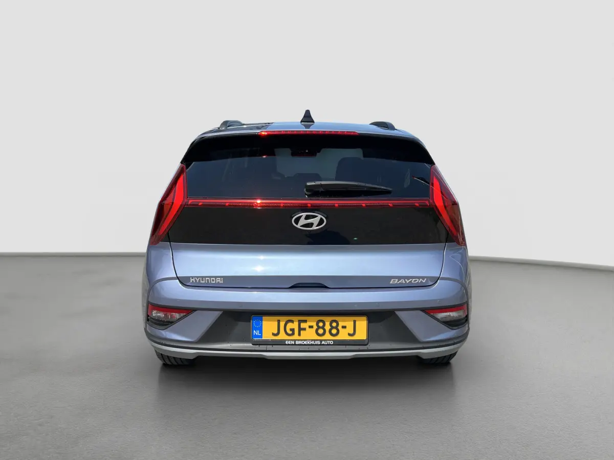 Premium 1.0 T-GDi Automaat | Camera | Climate controle | Carplay | Stoelverwarming | Digitaal cockpit | Stuurverwarming | Privacy Glass | Dodehoekdetectie