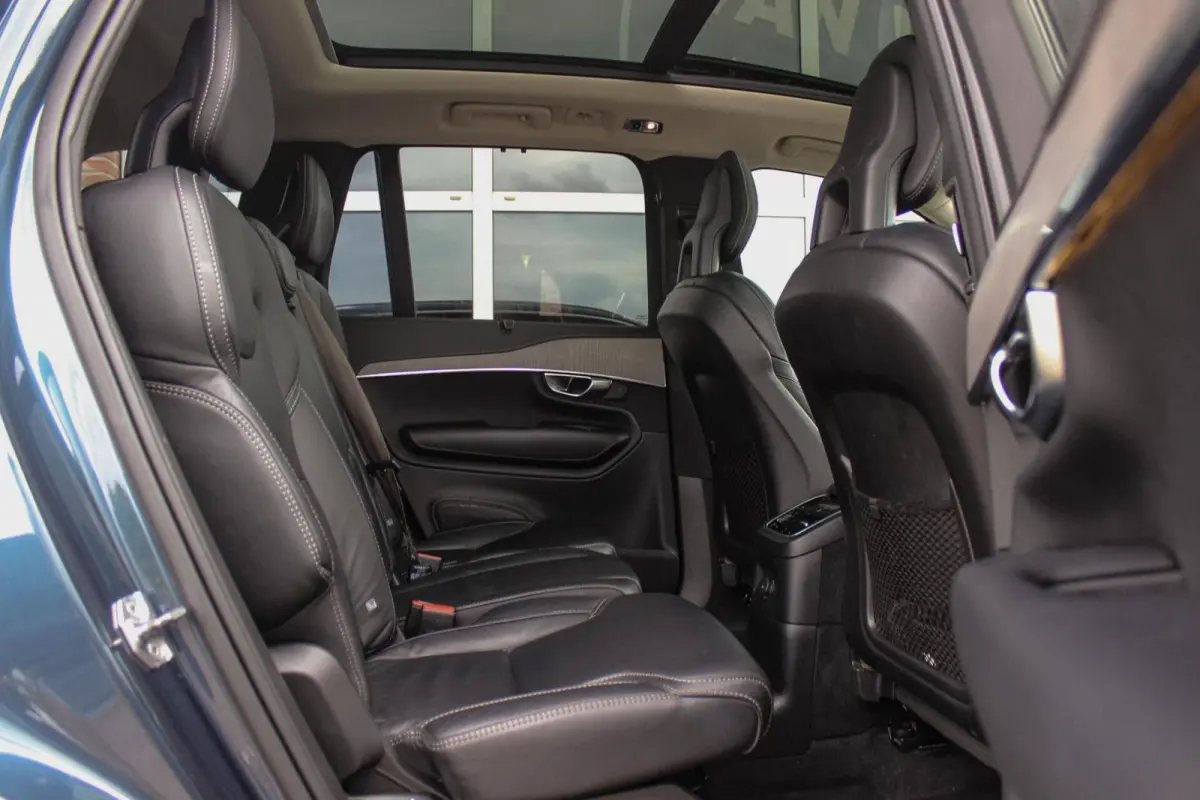 2.0 T8 Recharge AWD Inscription Exclusive | 1e eigenaar | NL auto | Stoelventilatie | Massage | Harman Kardon | Stuurverwarming | 360 camera | Panoramadak | Nappaleer | DAB