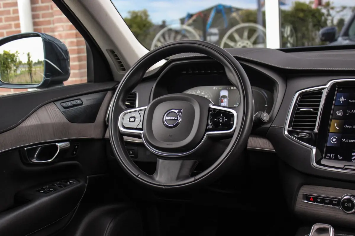 2.0 T8 Recharge AWD Inscription Exclusive | 1e eigenaar | NL auto | Stoelventilatie | Massage | Harman Kardon | Stuurverwarming | 360 camera | Panoramadak | Nappaleer | DAB