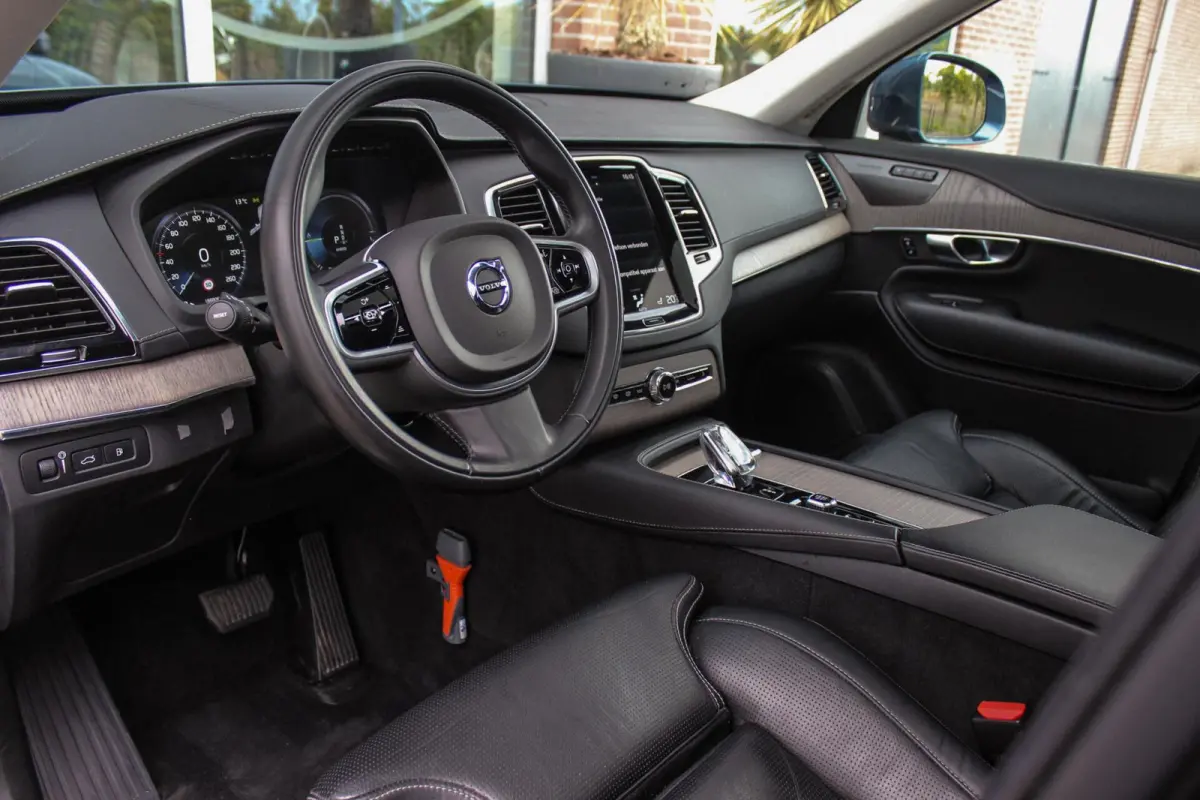 2.0 T8 Recharge AWD Inscription Exclusive | 1e eigenaar | NL auto | Stoelventilatie | Massage | Harman Kardon | Stuurverwarming | 360 camera | Panoramadak | Nappaleer | DAB